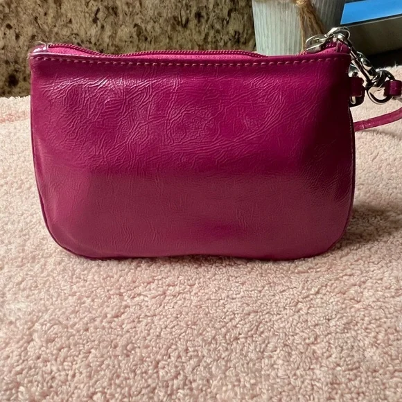 Coach
Poppy Plum/Purple Patent Leather Wristlet - Picture 5 of 7